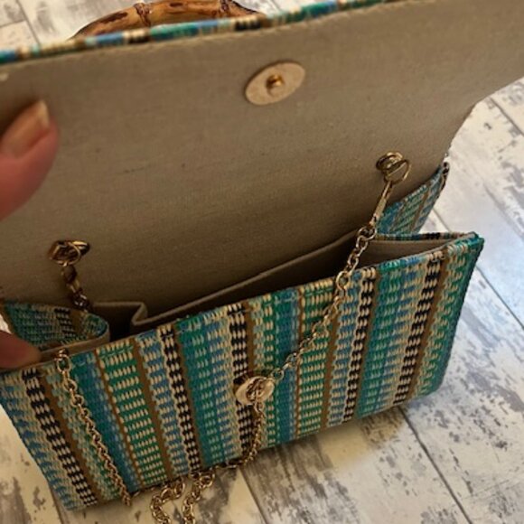 Colorful woven handbag with bamboo-type handle - Picture 2 of 3